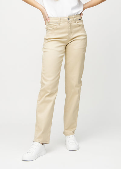 Regular jeans for women in beige, color Gazelles. Front view on a model, showing the classic straight-leg fit.